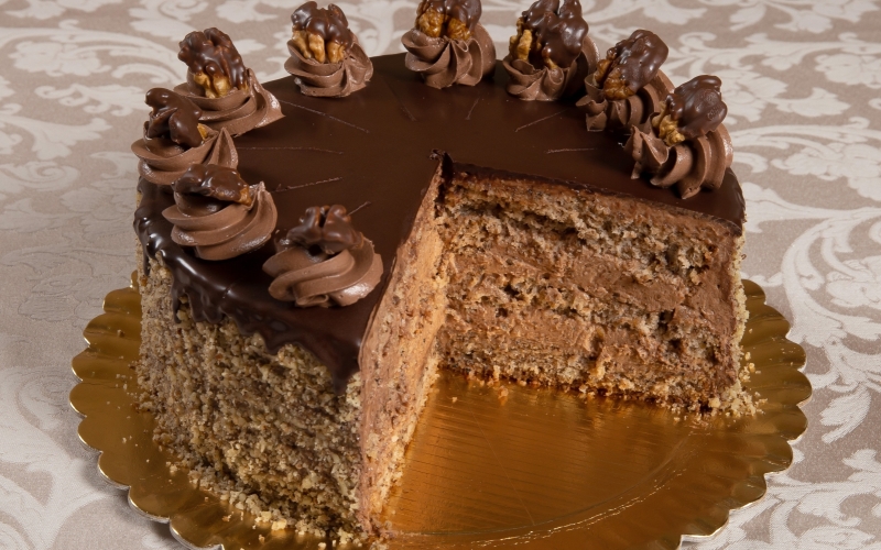Tort de ciocolată și nuci
